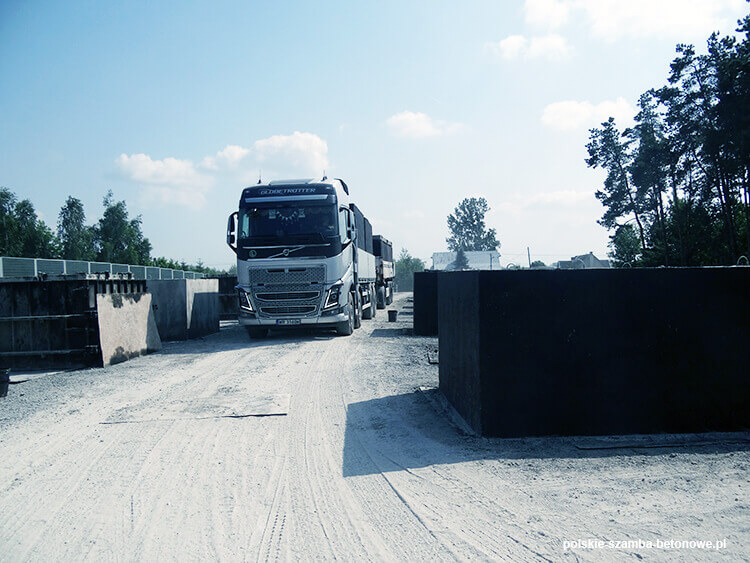 Transport szamb betonowych  w Swarzędzu